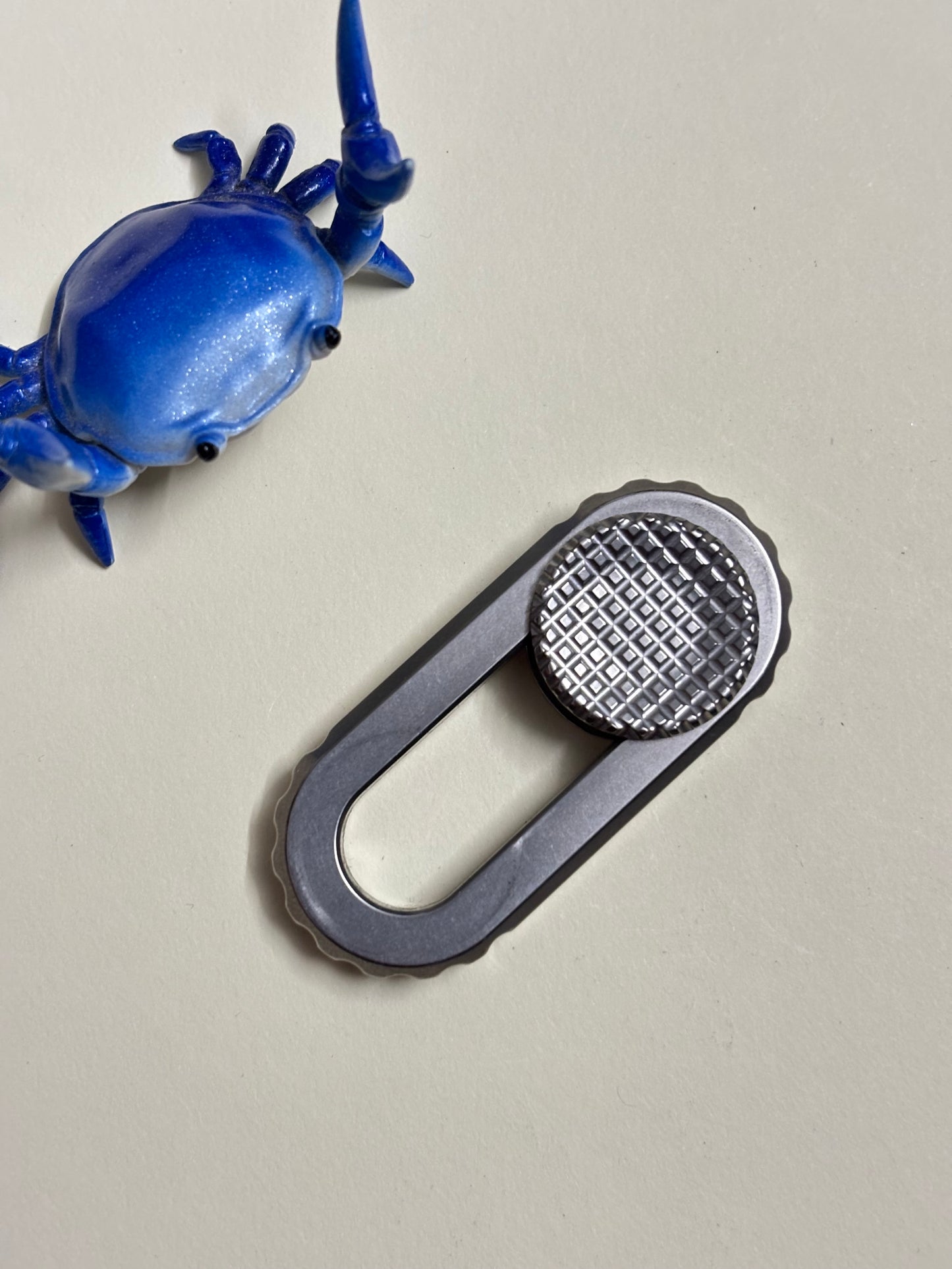 Magnus floop -titanium B33 - fidget toy