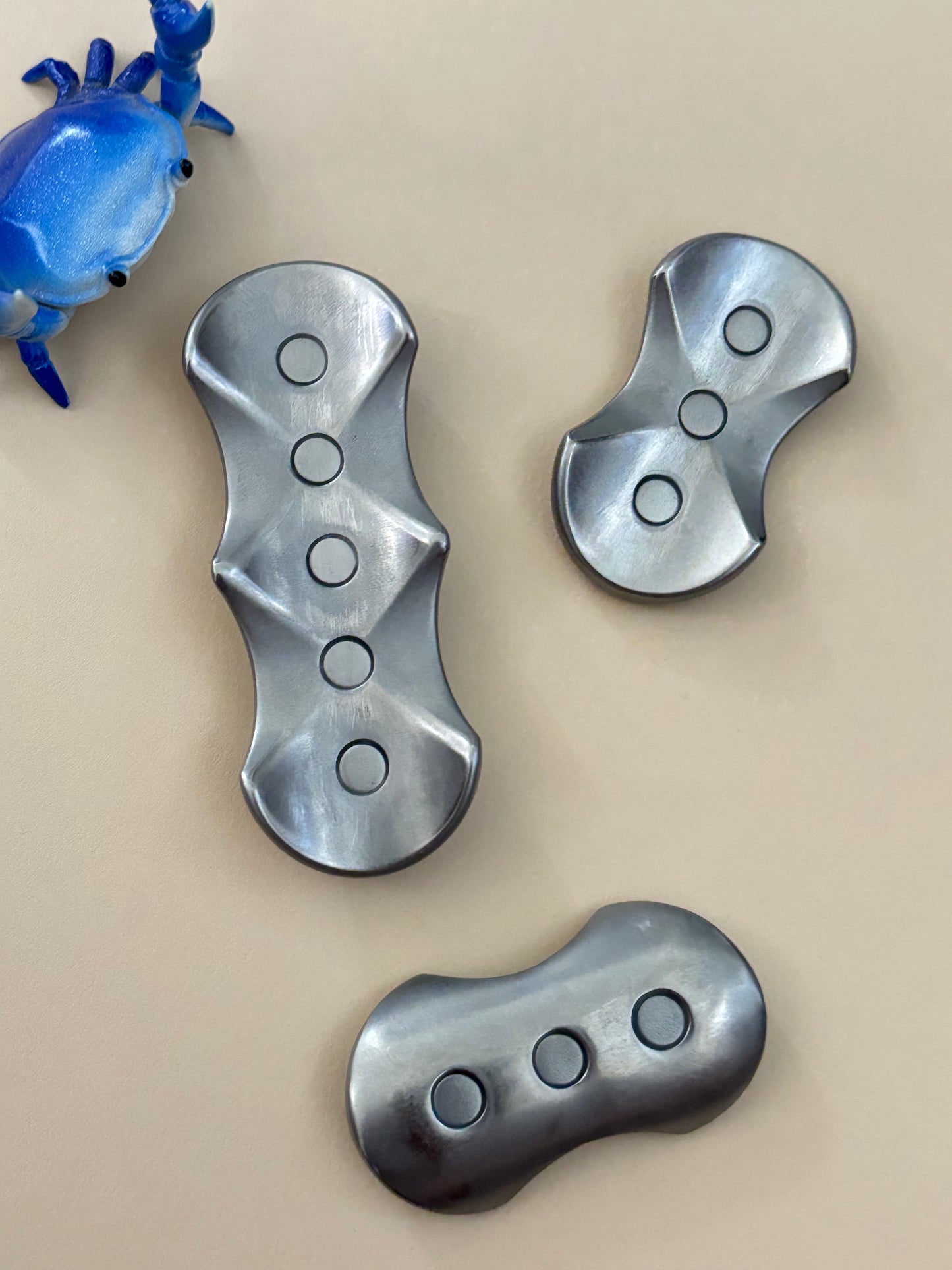 Crux by la grange - satin TI - Fidget toy