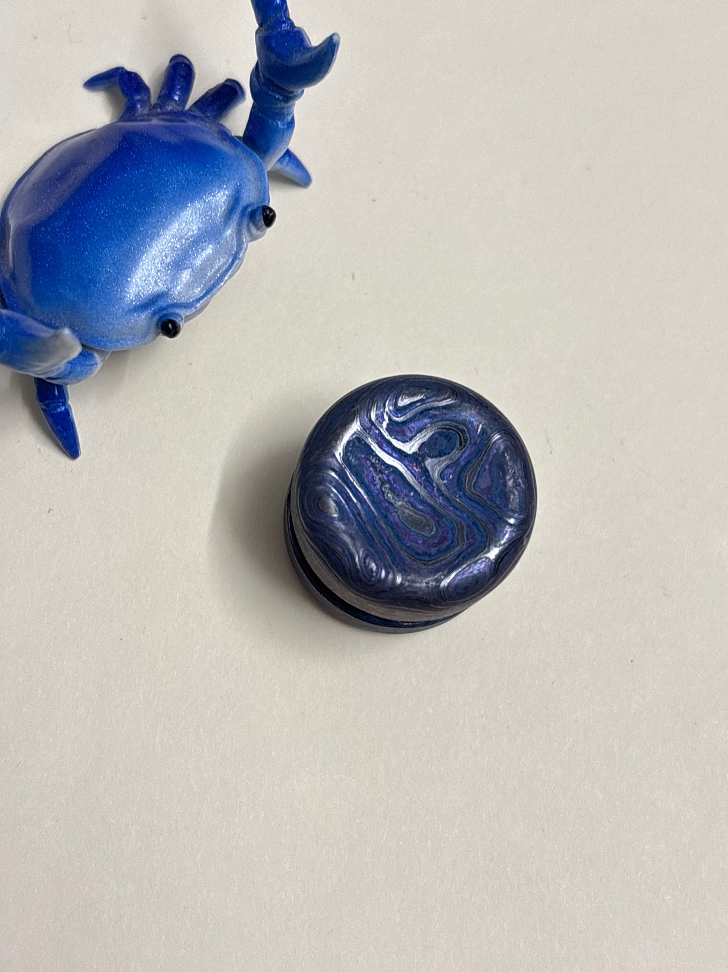 NJT  - zircuti button - 24 mm x 21 mm- fidget toy