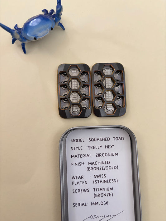 Magnus skelly hex squash toad - slider Zirc - fidget toy