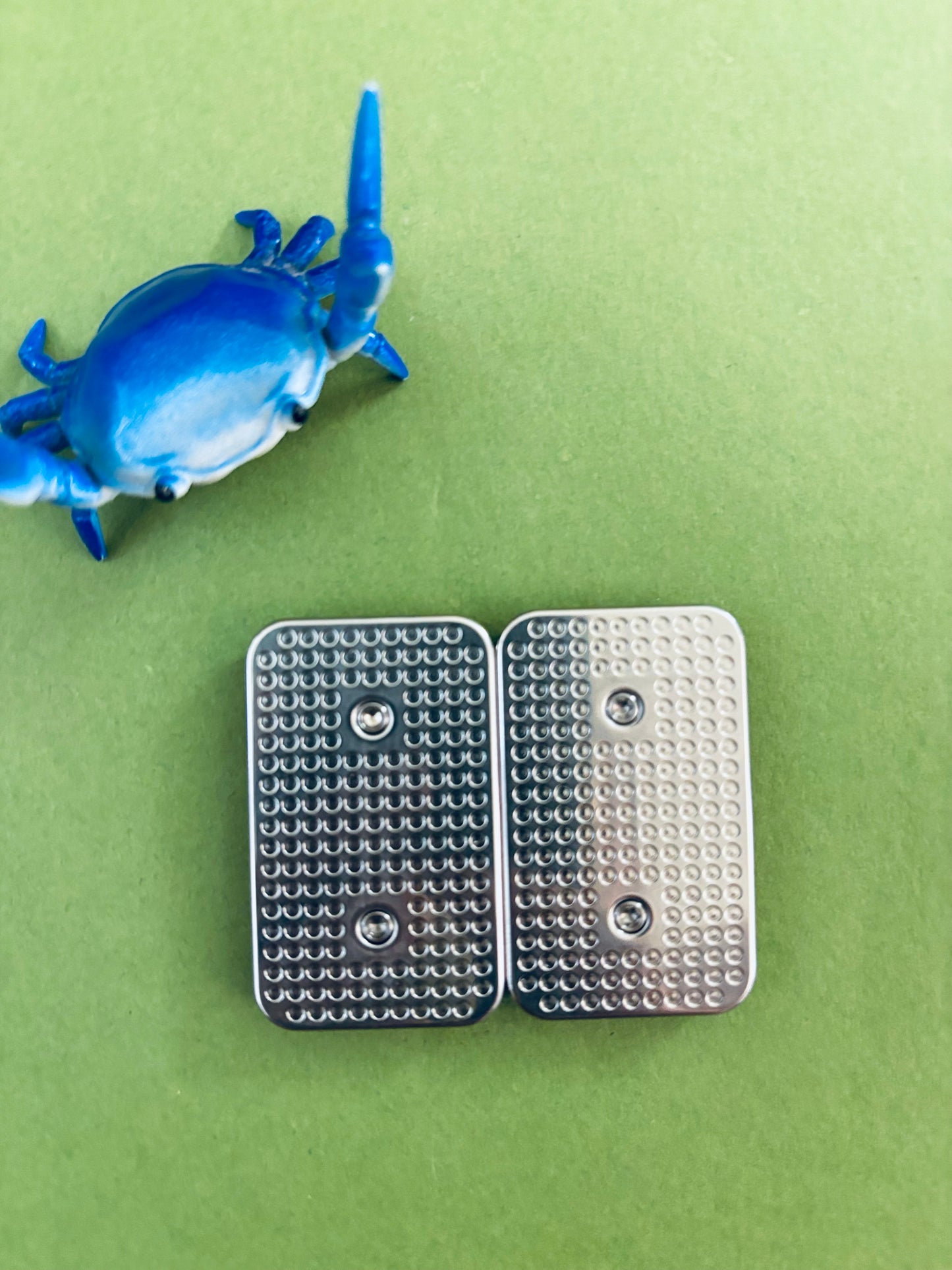 Magnus superx - 3 click slider - ultem with stainless steel screw plate - fidget toy