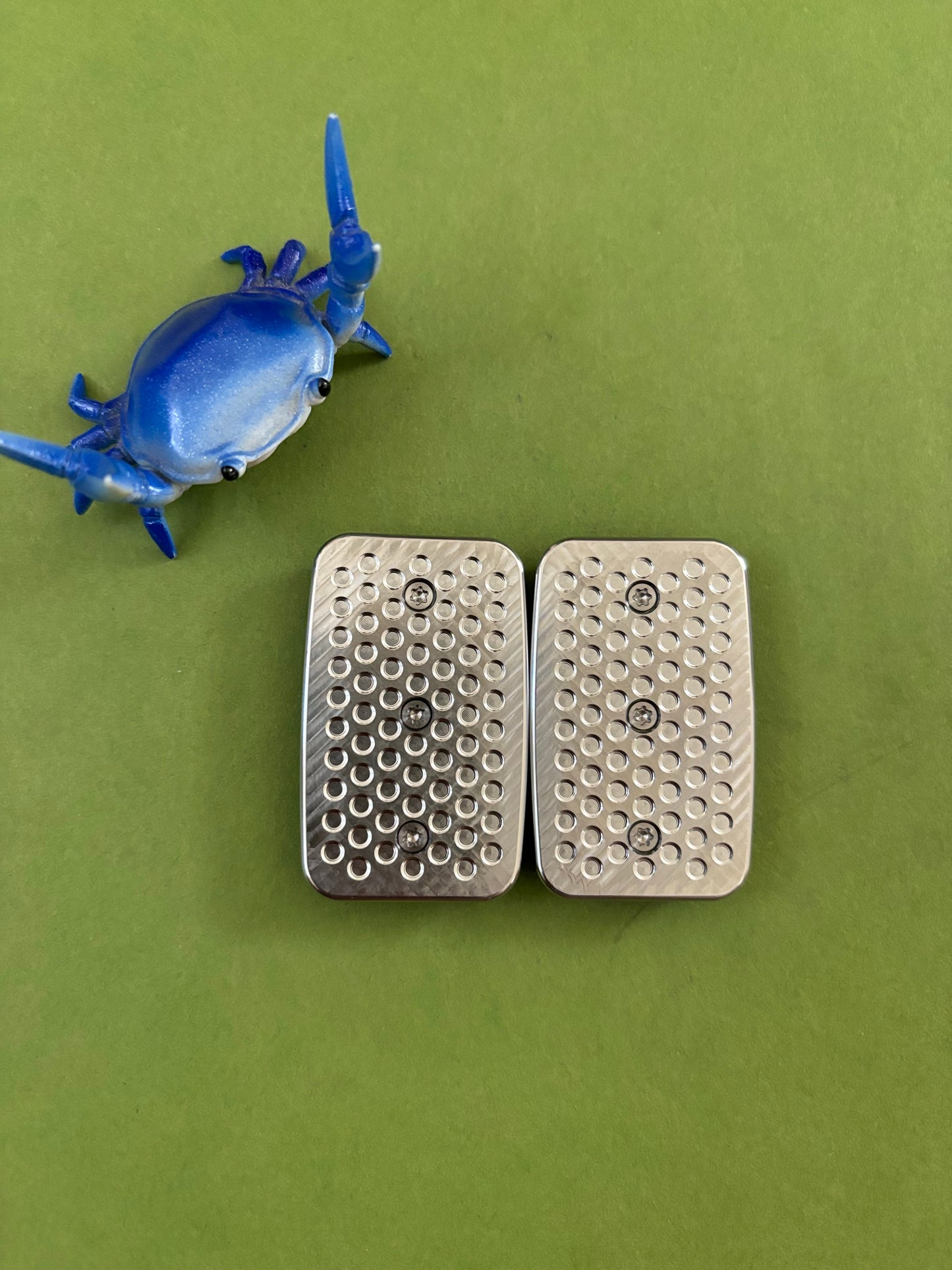 Magnus maglab cyber grub  - crazy fiber with SS plate - fidget toy