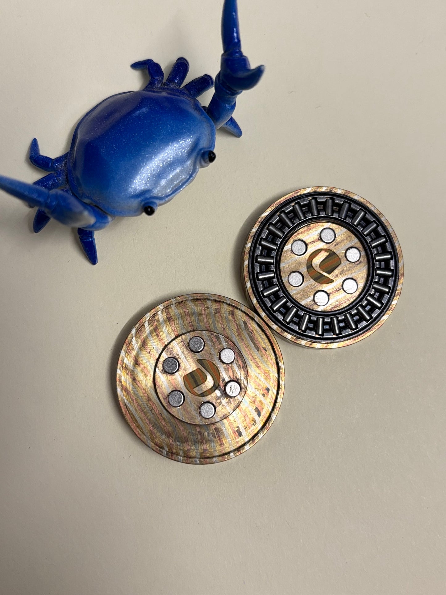 Umburry - etched mokume mid sized - haptic coin - fidget toy