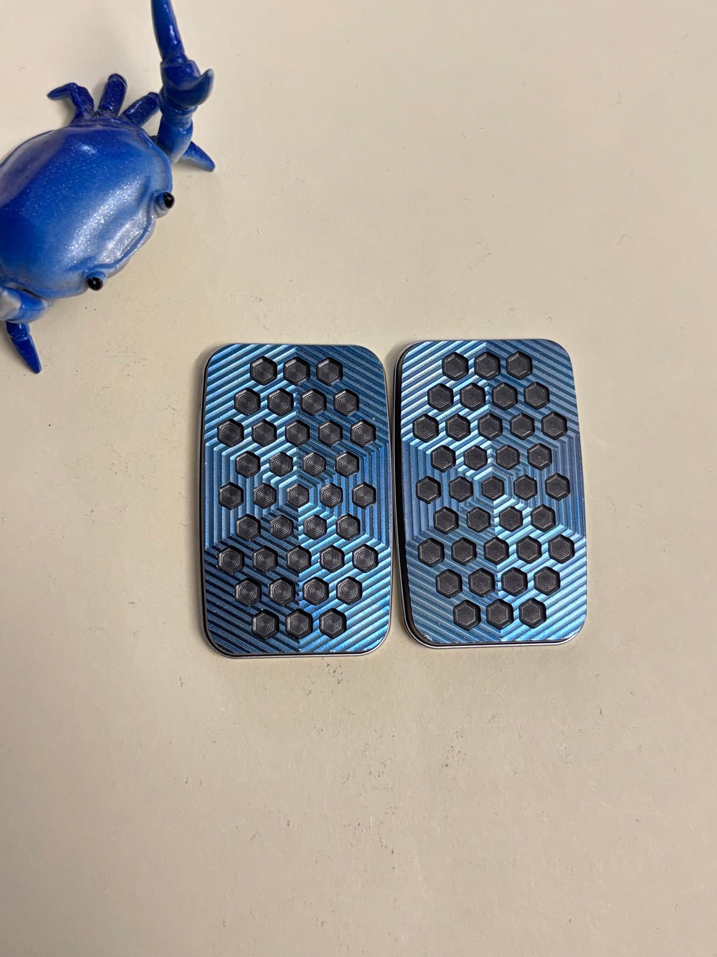 Magnus maglab plain jane Hex on Hex- zirc with SS plate - fidget toy