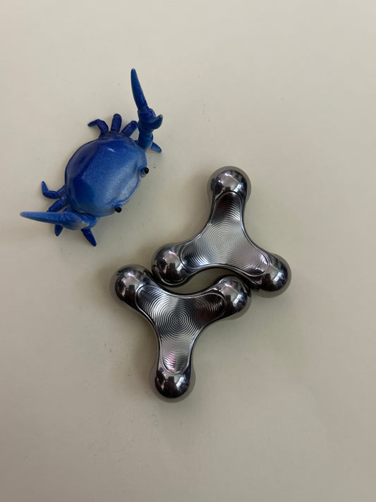 Magnus - atom - titanium - fidget toy