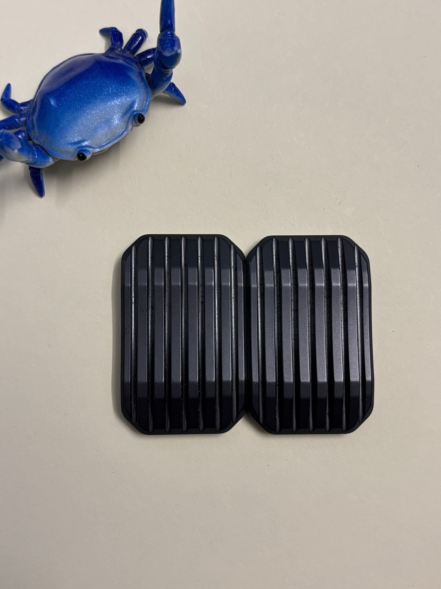 Magnus Egg slicer - zirc / Zirc screw plates - fidget sliders - fidget toys