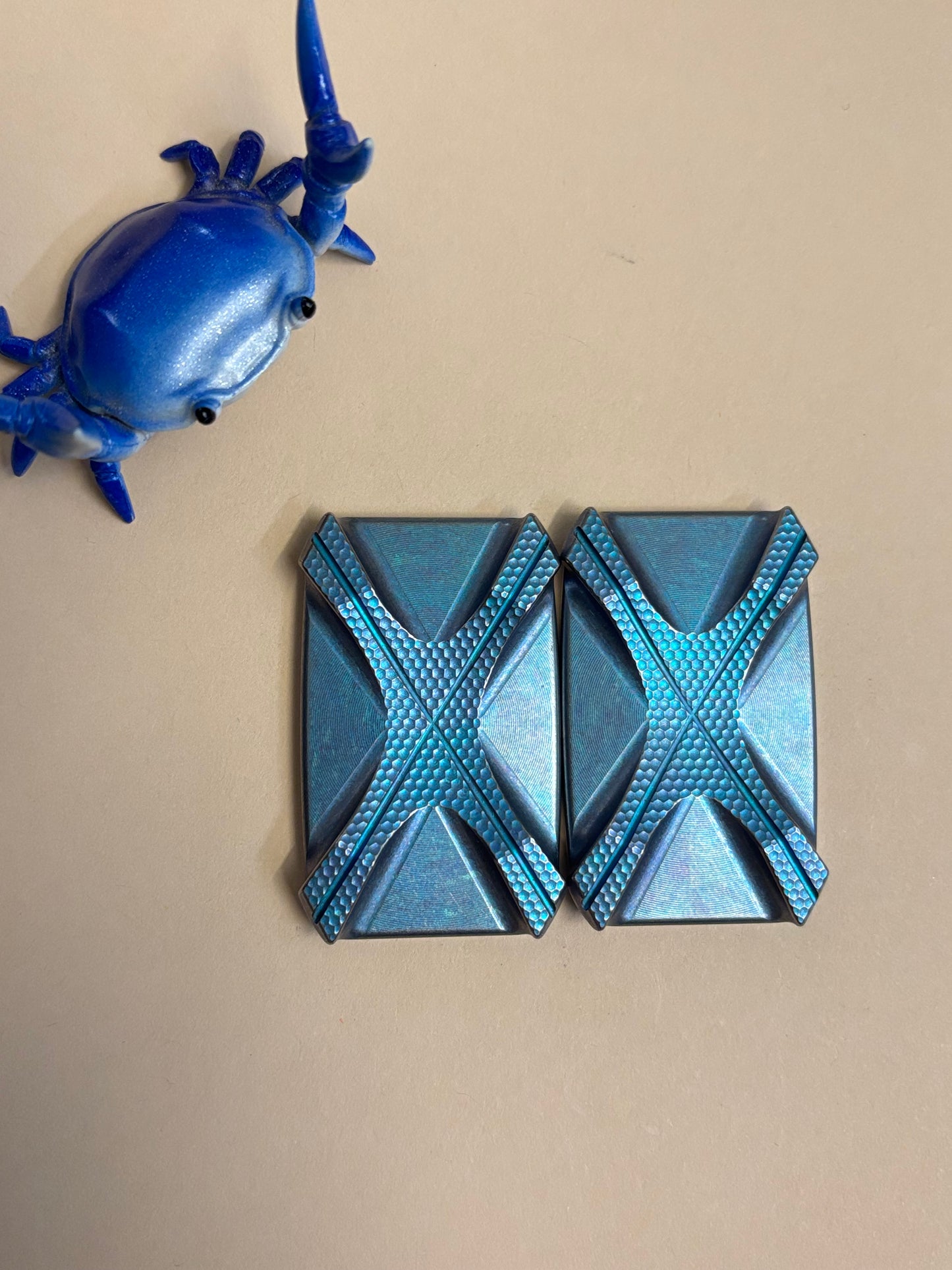 Magnus spider battle worn - Titanium with SS plates - fidget toy