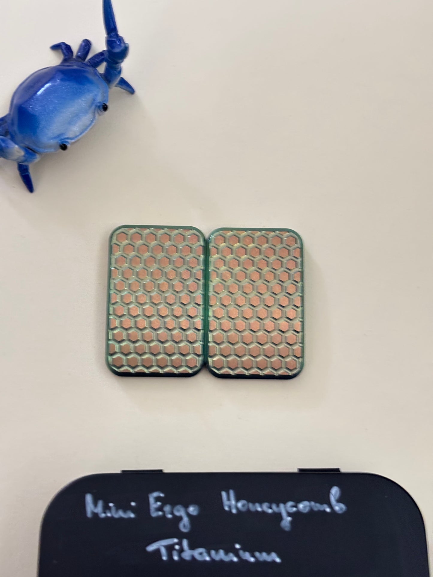 Kukoedc - mini ergo honeycomb TI - 3 click - fidget toy