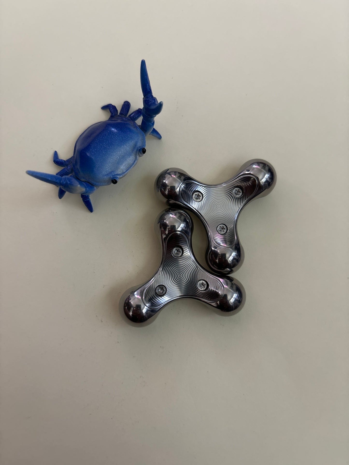 Magnus - atom - titanium - fidget toy