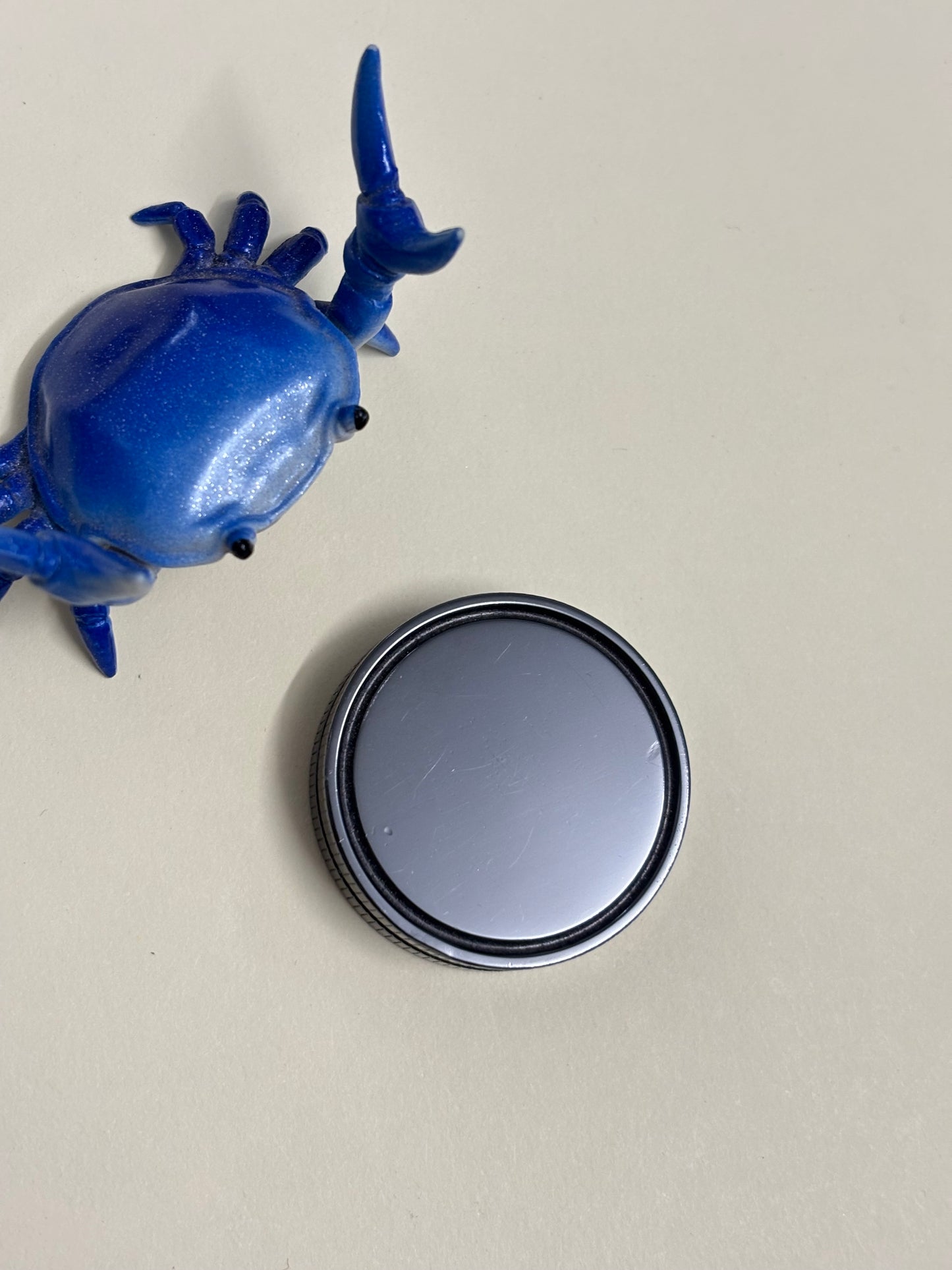 Umburry - zirc - haptic coin - fidget toy