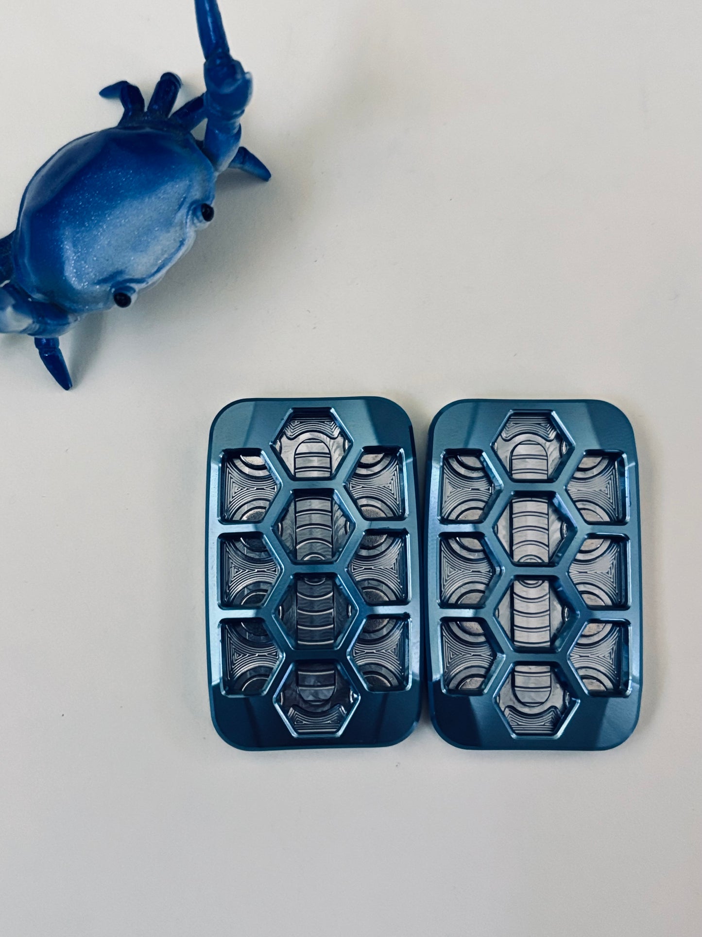 Magnus hex toad - slider ti with ss screw in plates - fidget toy