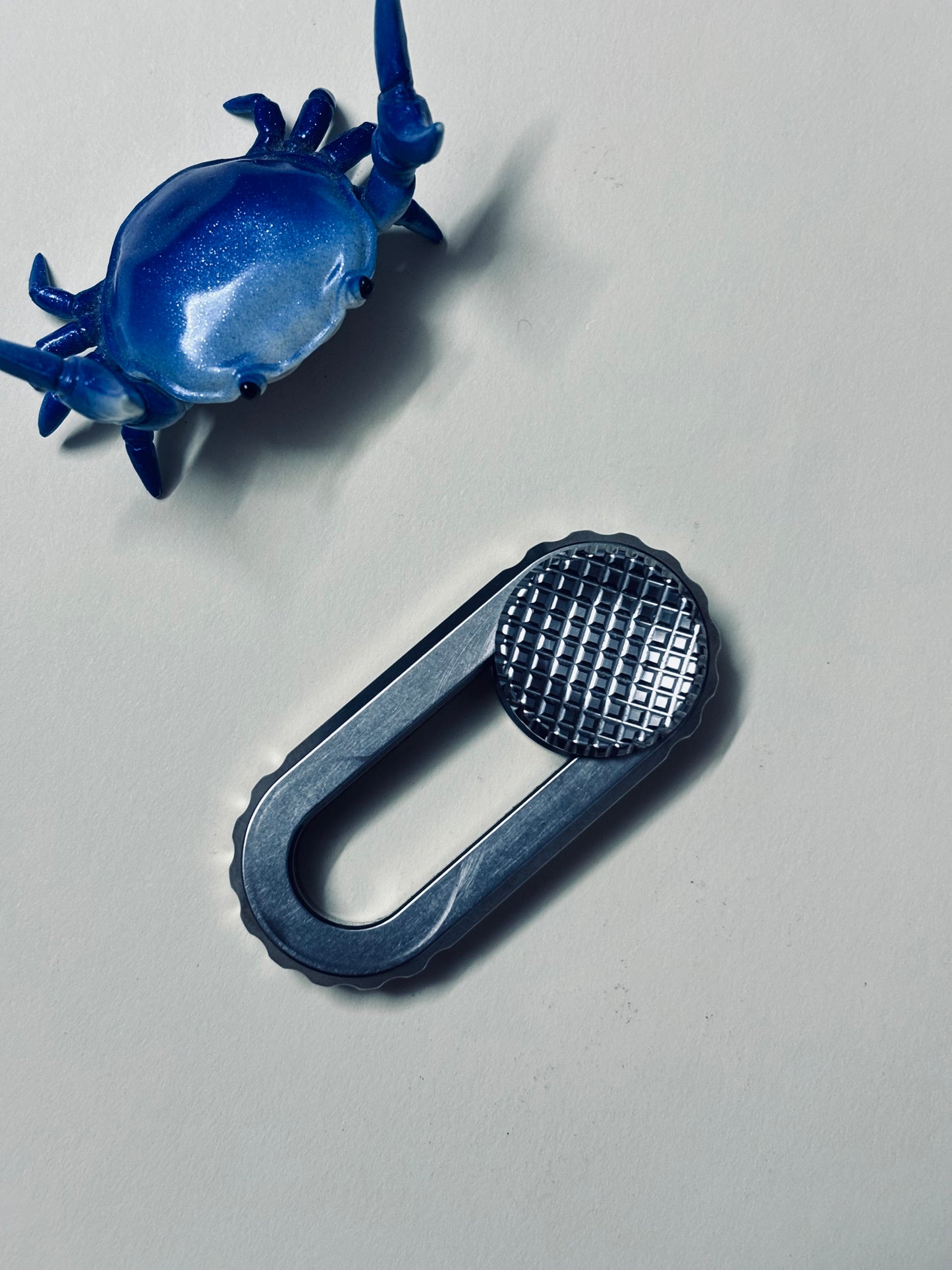 Magnus floop -titanium B33 - fidget toy