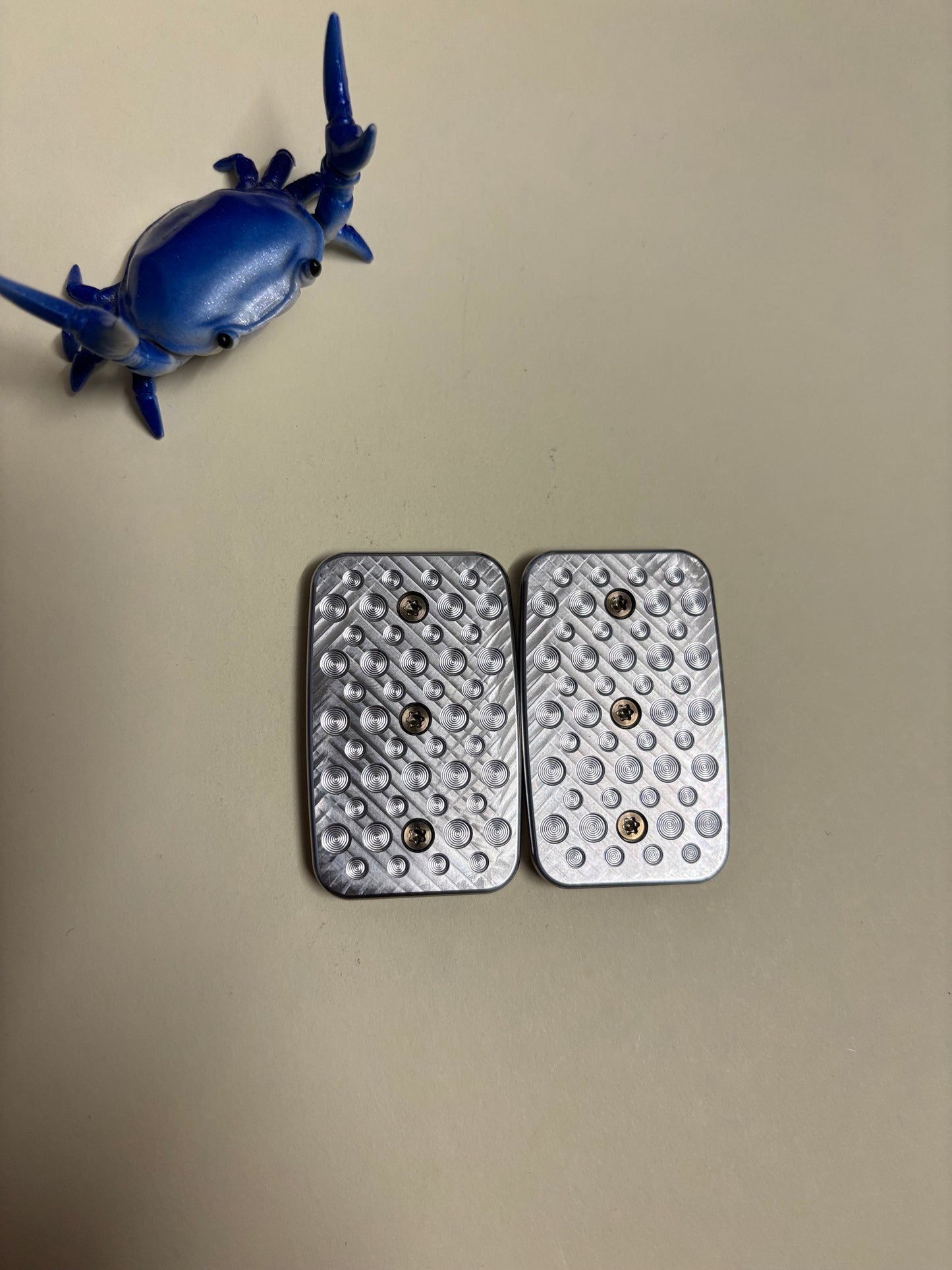 Magnus maglab Tall Paul grid on supergrip - zirc with SS plate - fidget toy