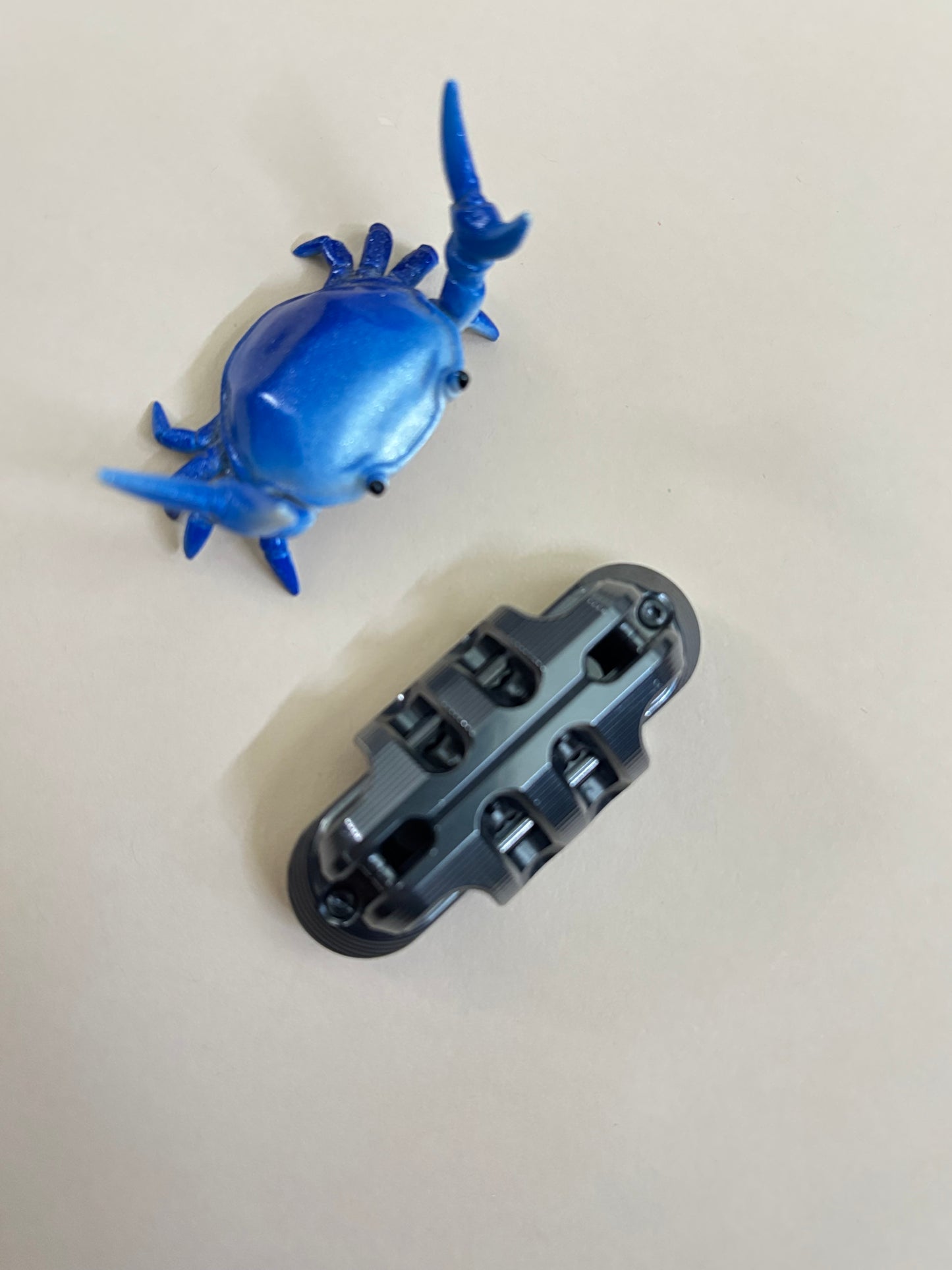 Wanwu Exoskeleton - zirc - fidget toy