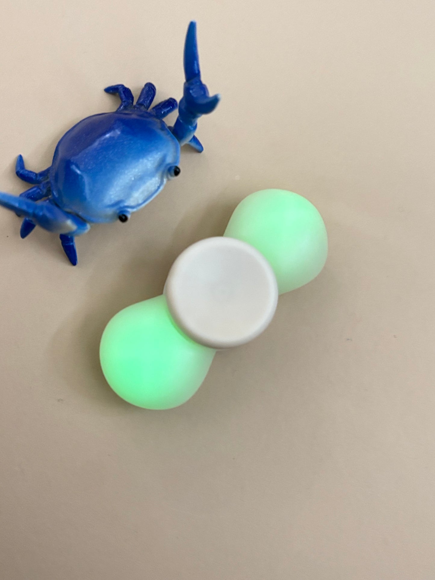 LIC edamame - turboglow - - fidget spinner  - fidget toy