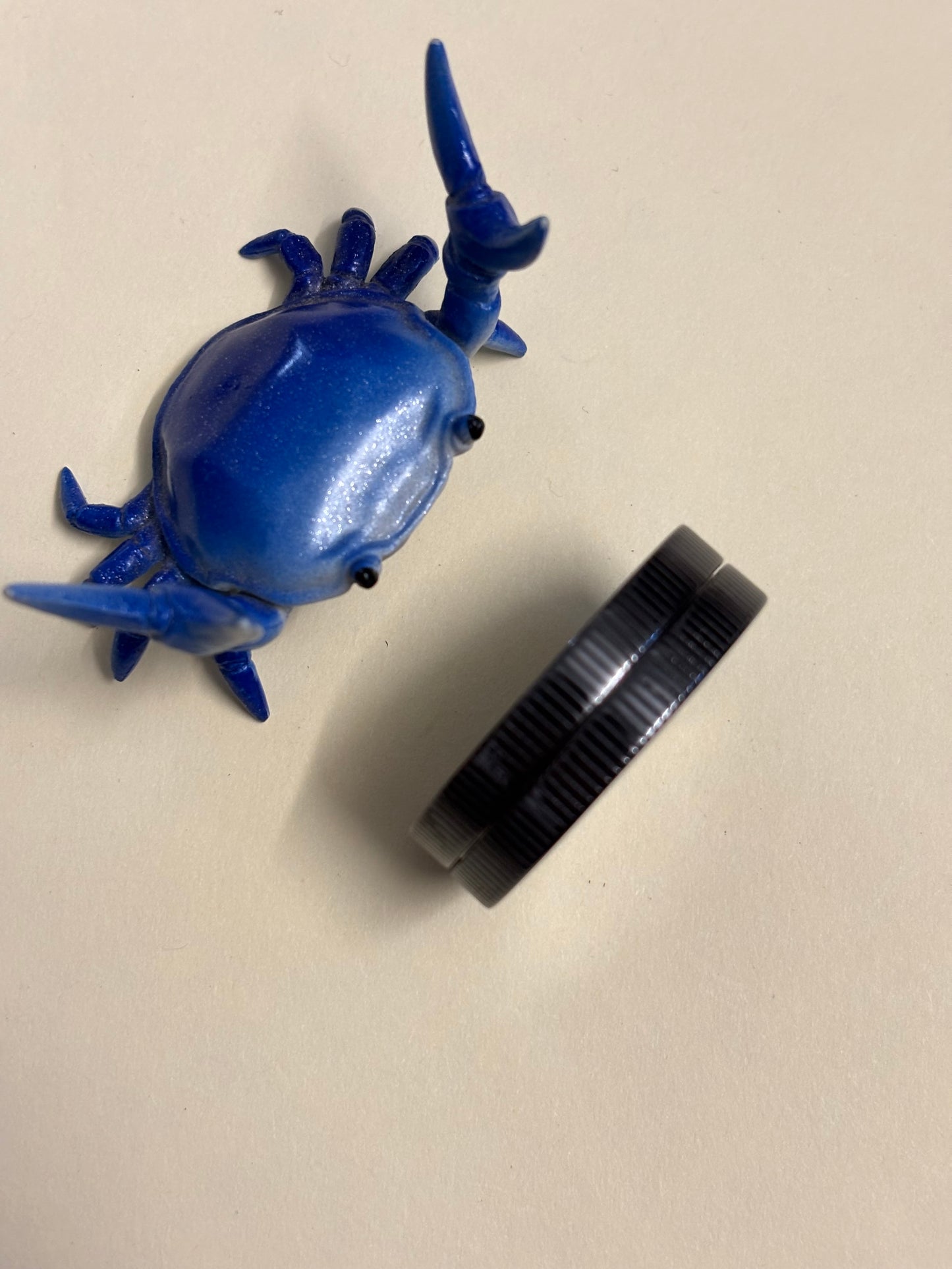 Umburry - zirc - haptic coin - fidget toy