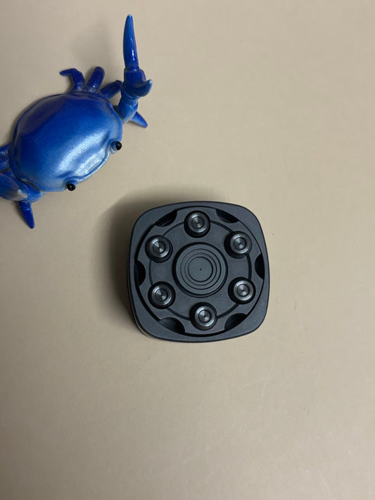 Cosmo 42 x Mackie - Life or Death - zirc - fidget toy