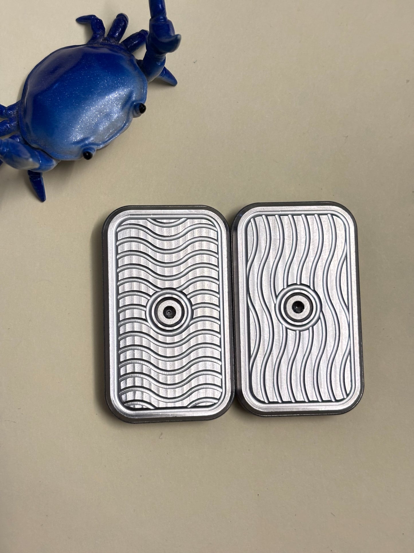 Kind Industries - Scoop slider - Aluminum / SS - fidget toy