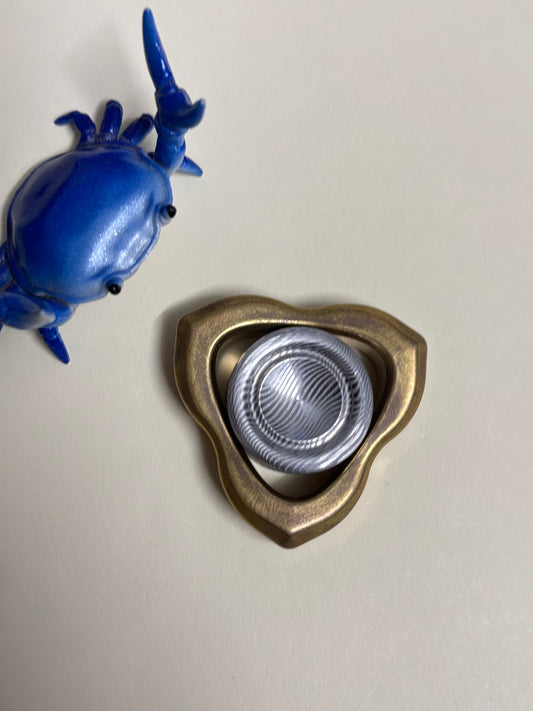 Dark kitty- Bee  - brass with dama button - fidget spinner - fidget toy