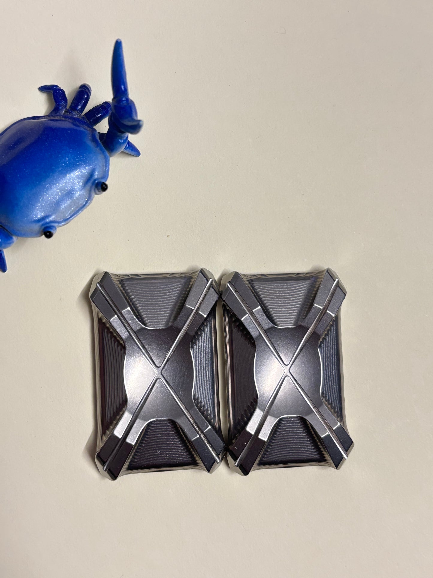 Magnus spider - Titanium with SS plates - fidget toy