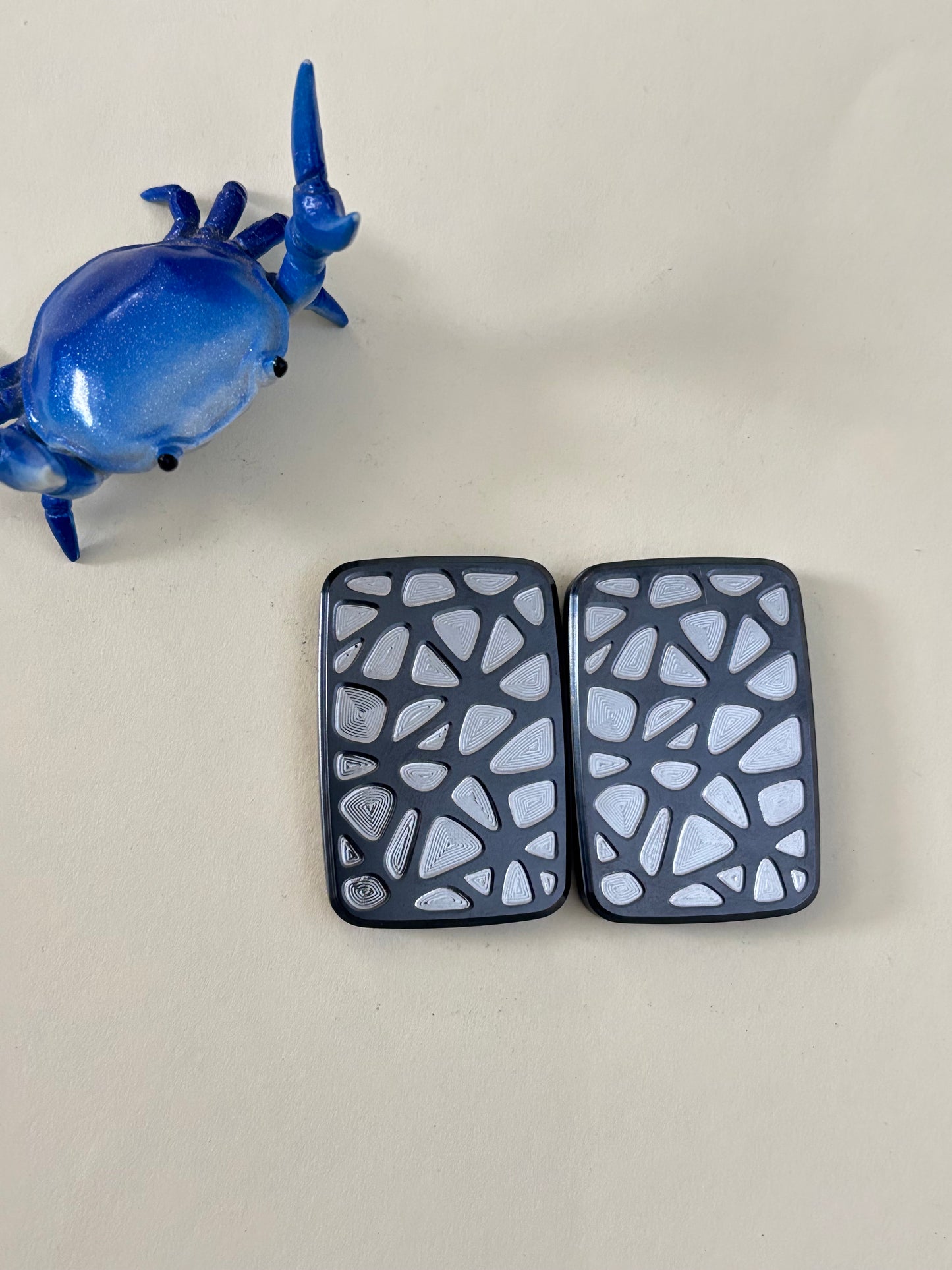 Compoform Argyle V3 Flip - titanium slider