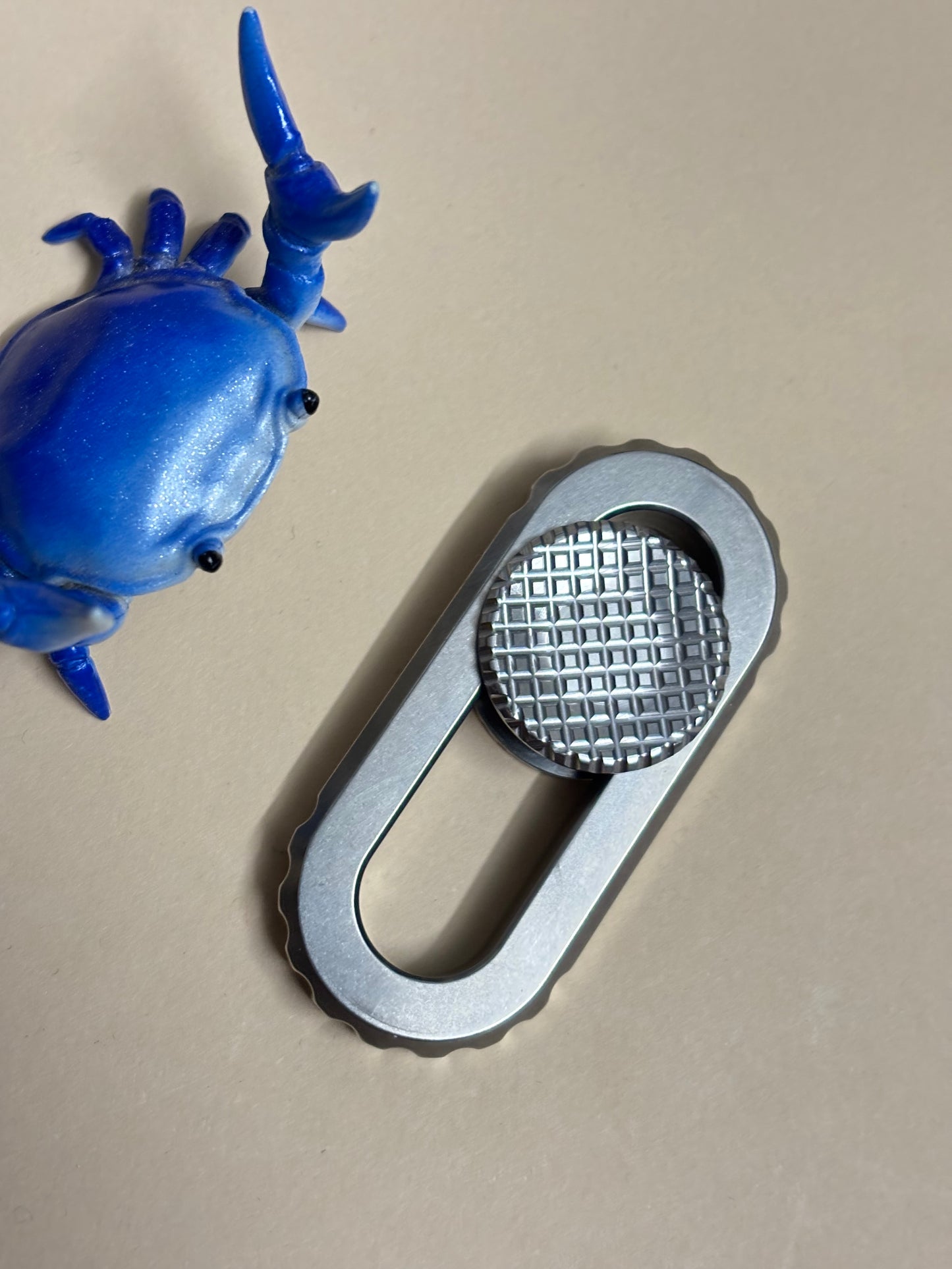 Magnus floop -titanium B33 - fidget toy
