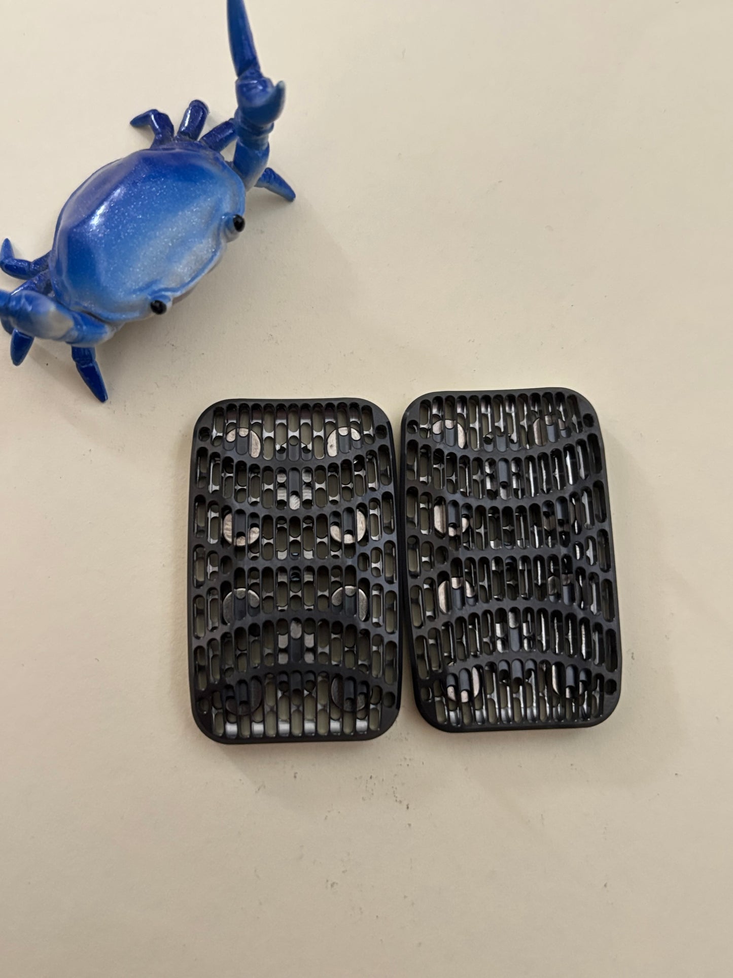 Magnus radiator - zirc with SS plate - fidget toy