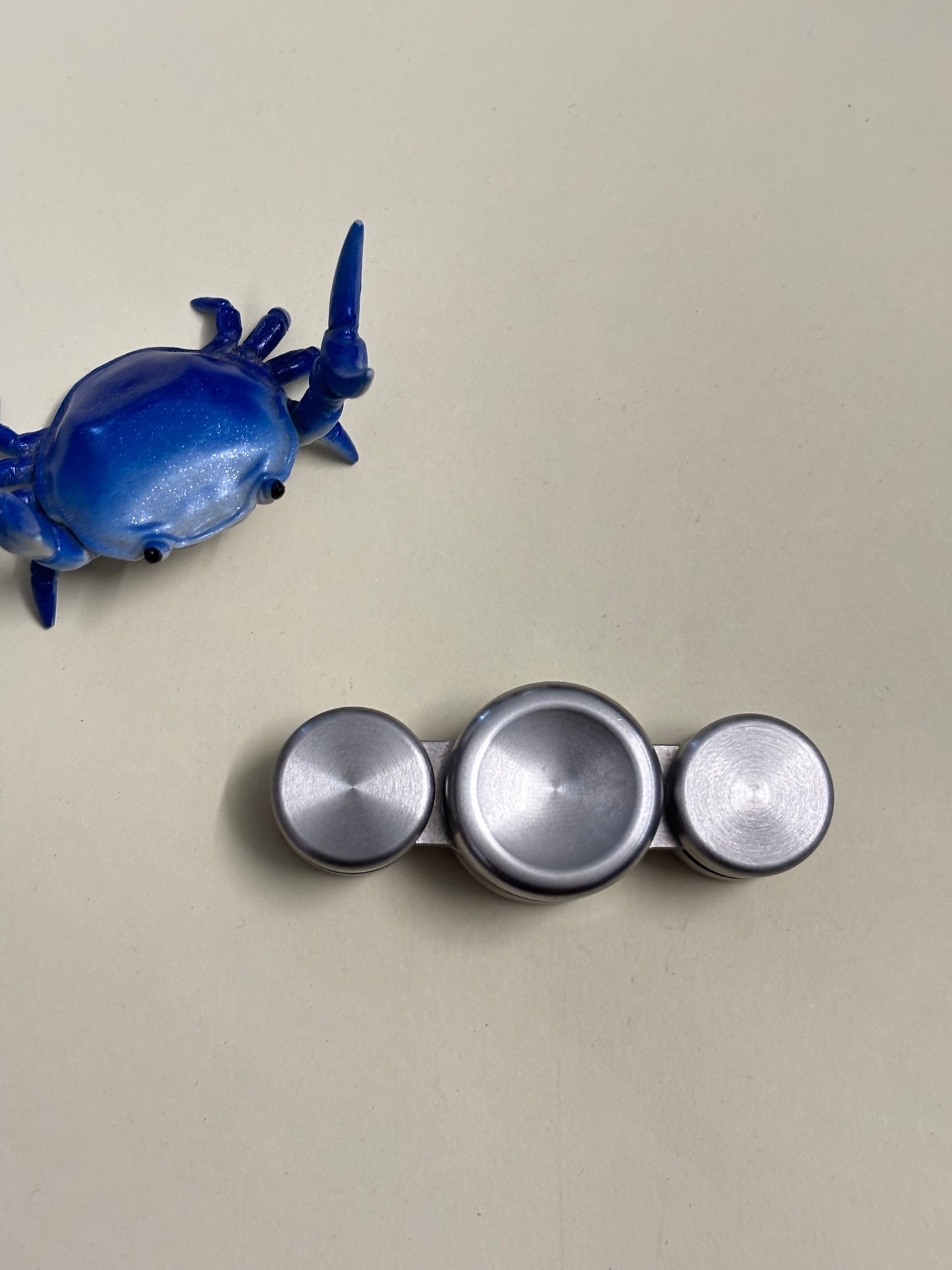 OTTO - Flick bar W with Ti button - fidget spinner - fidget toy