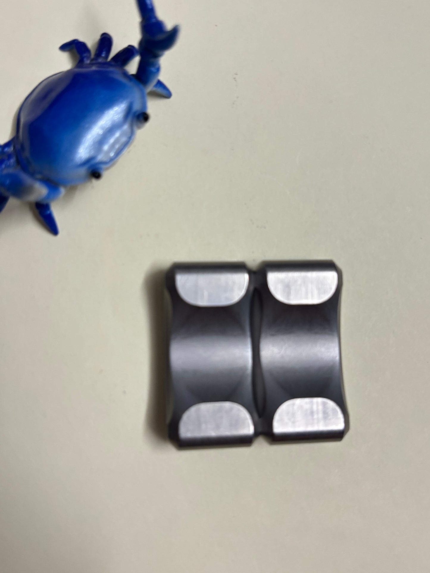 UQH - Gravity clicker  -  super - TI - Fidget toy