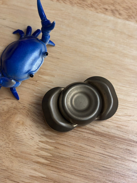 Indy Thicc - chelsea LP-S (954 bronze) - fidget spinner - fidget toy