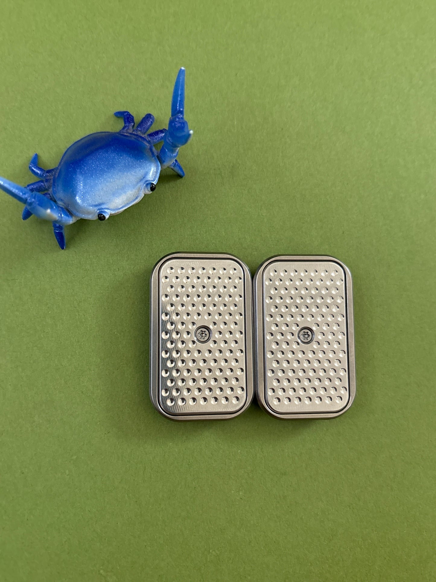 Magnus hex toad - slider ti with ss screw in plates - fidget toy