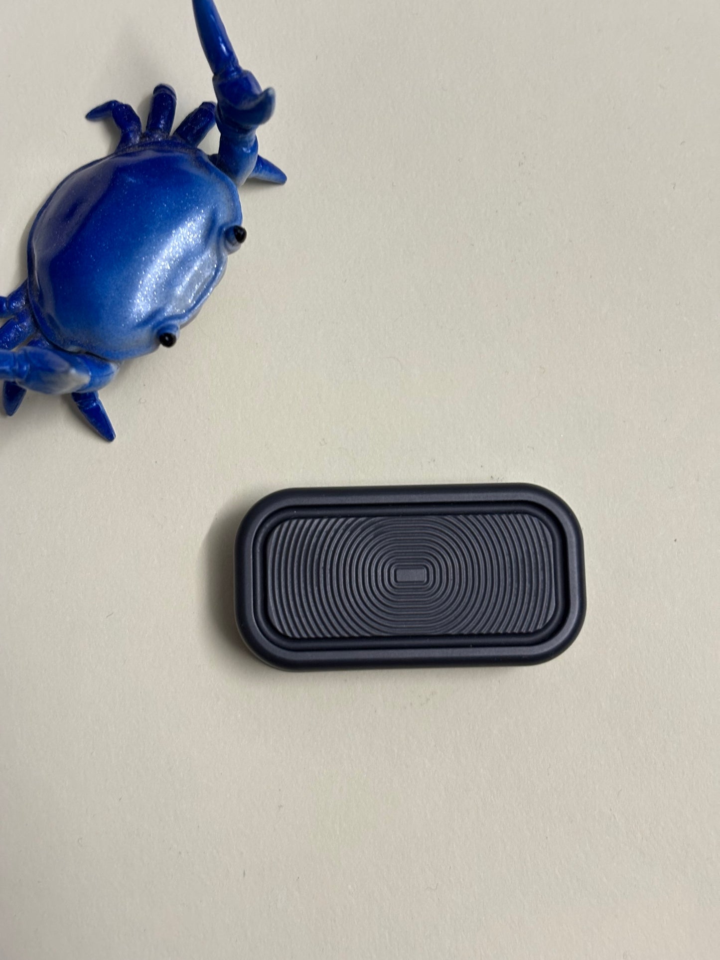 Mackie CP3 zirc  - magnetic slider - fidget toy