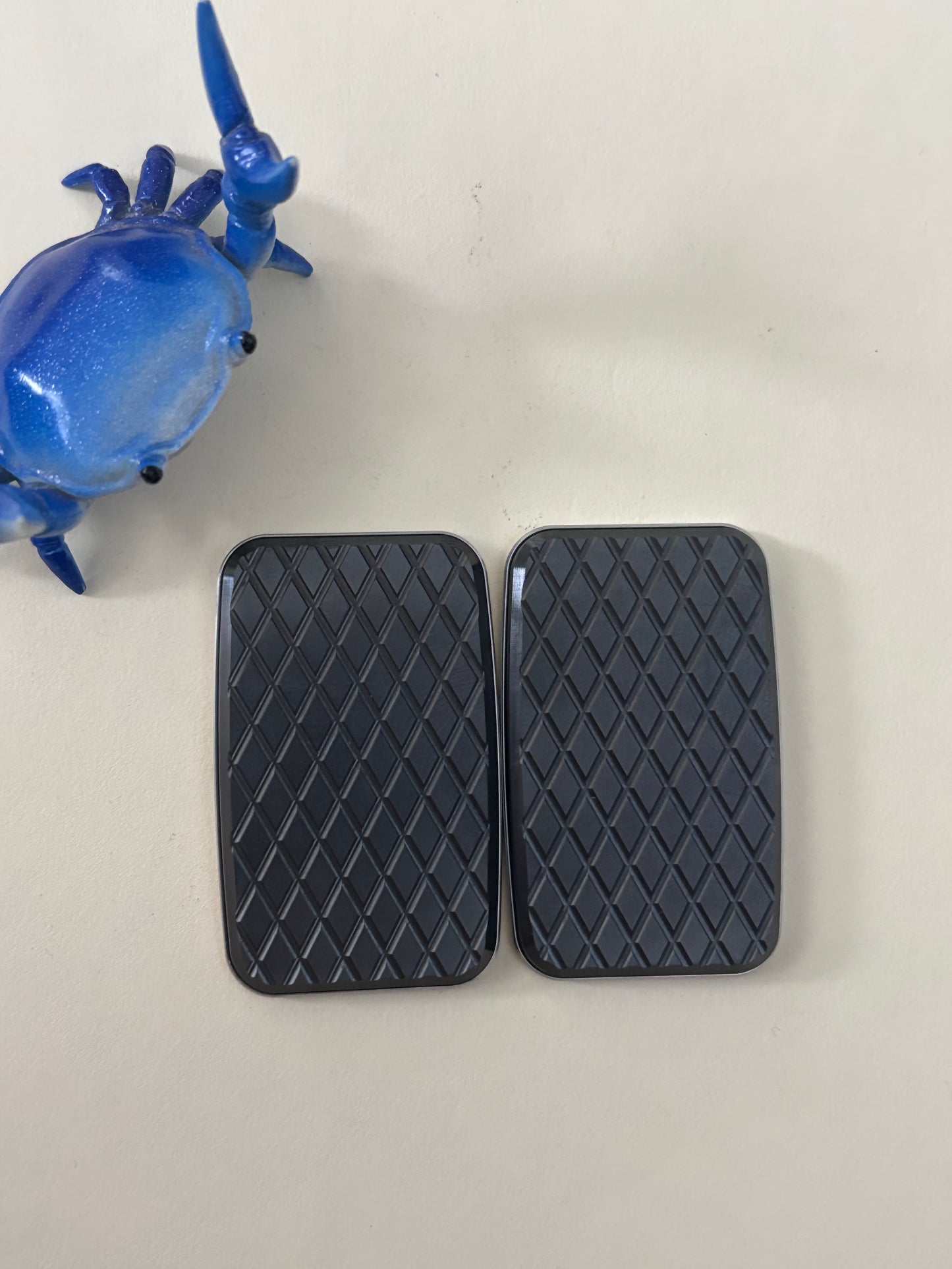 Magnus maglab plain jane Diamond - zirc with SS plate - fidget toy