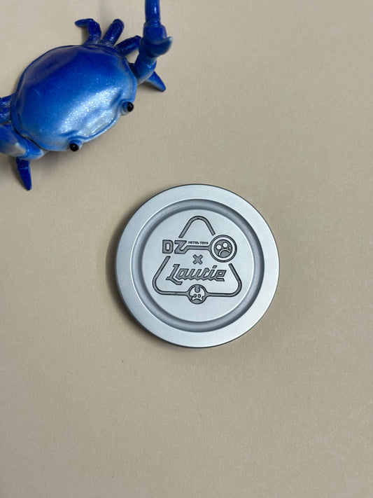 Lautie x DZ  Showhand - SS - haptic coin - fidget toy