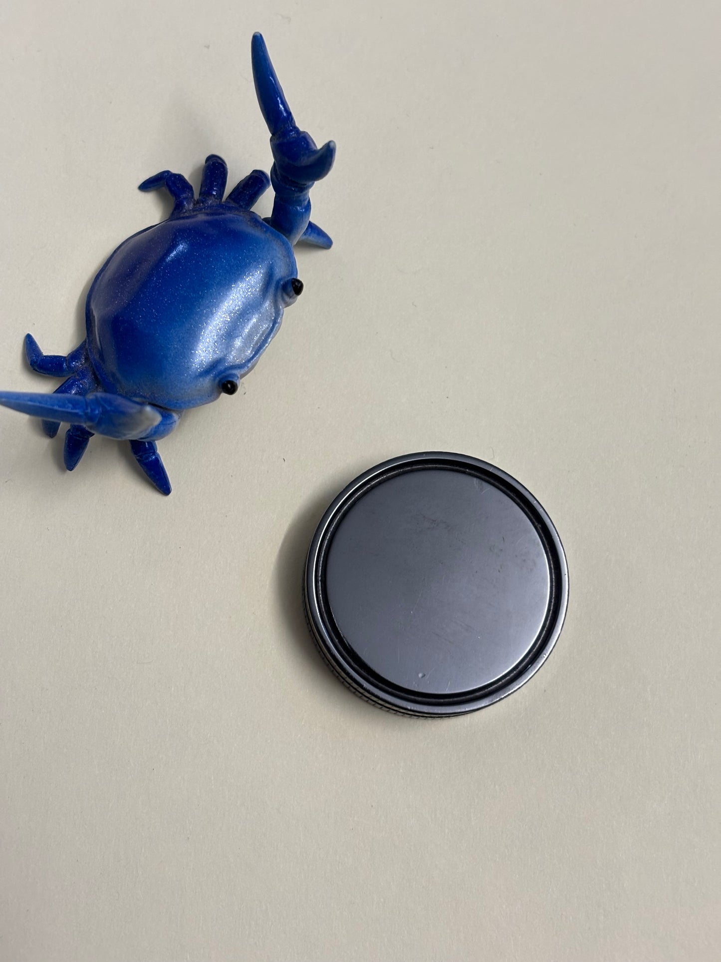 Umburry - zirc - haptic coin - fidget toy