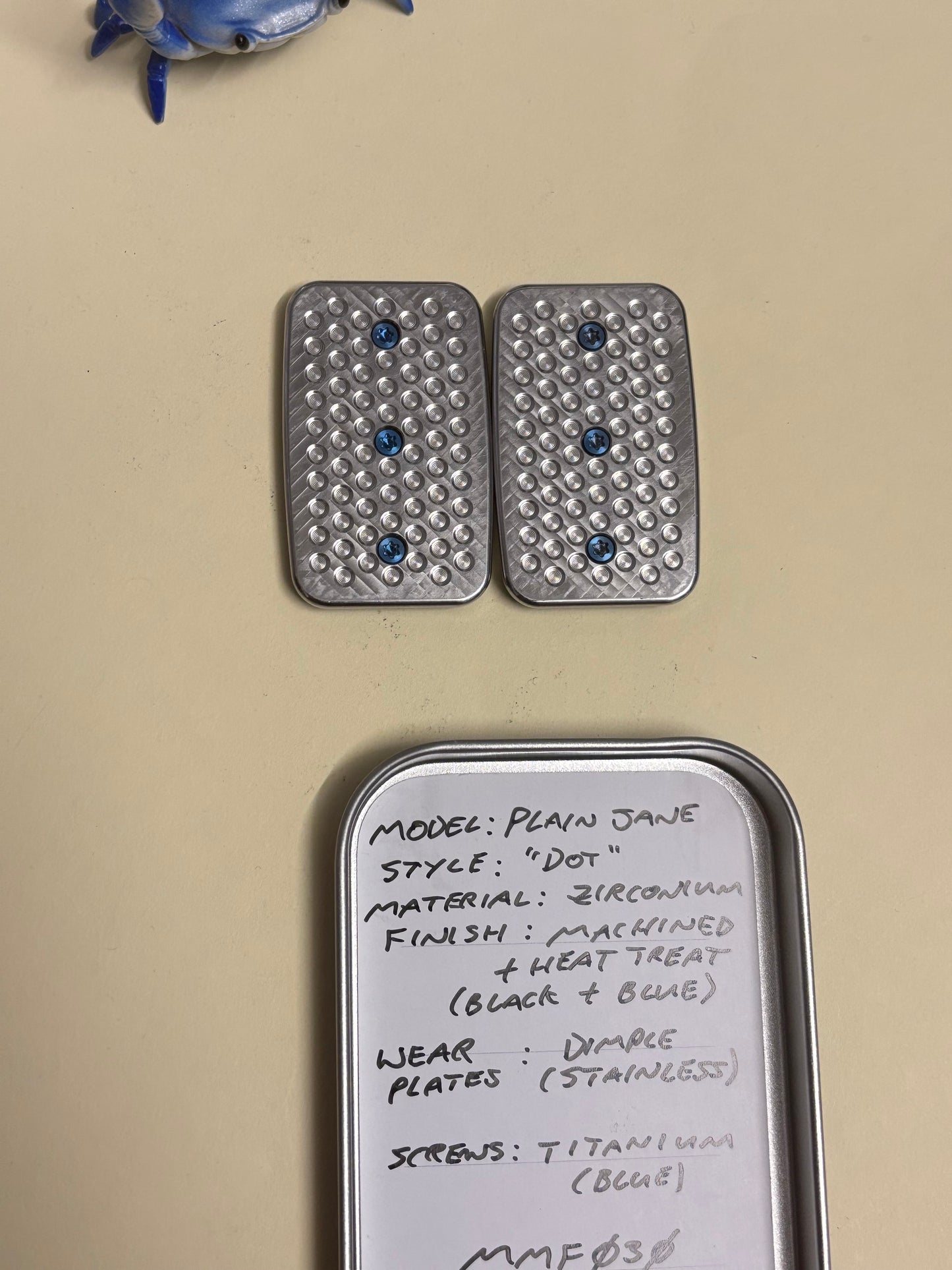 Magnus maglab plain jane dots - zirc with SS plate - fidget toy