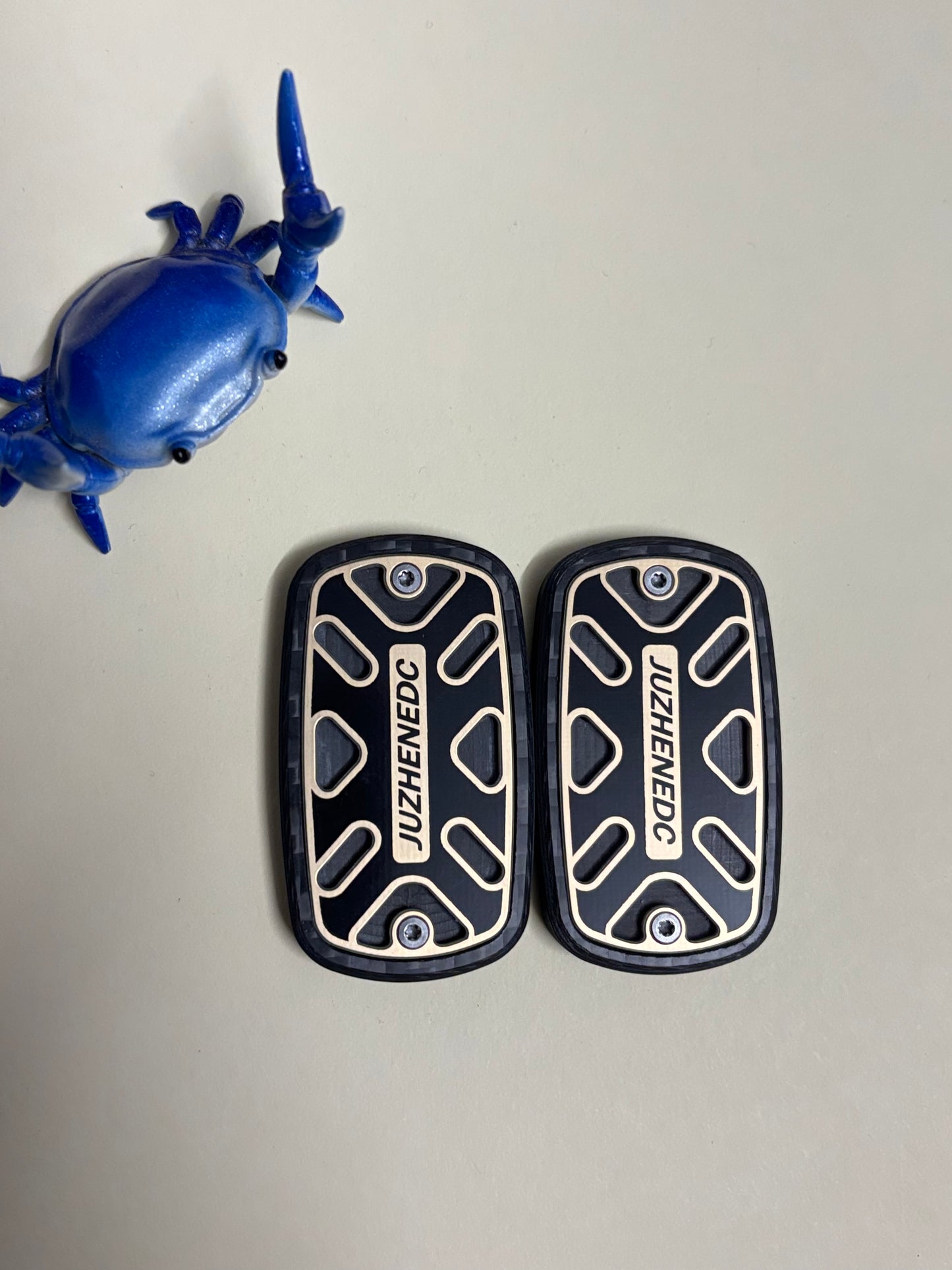 Juzhedc hollow - Carbon fiber - slider - fidget toy