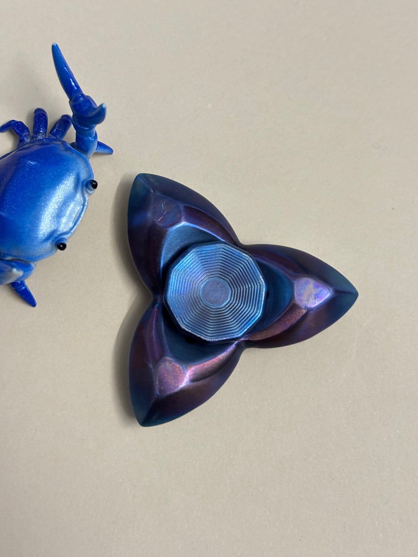 Damned design Triad XL - TI anodized - fidget spinner - Fidget toy