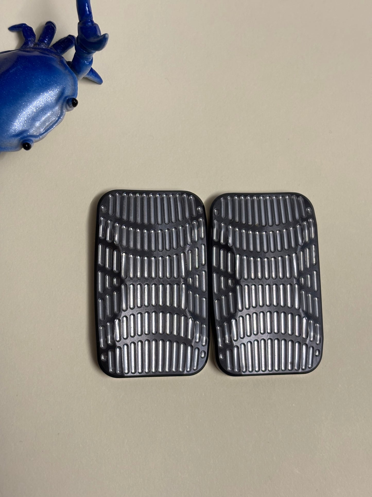 Magnus radiator - zirc with SS plate - fidget toy