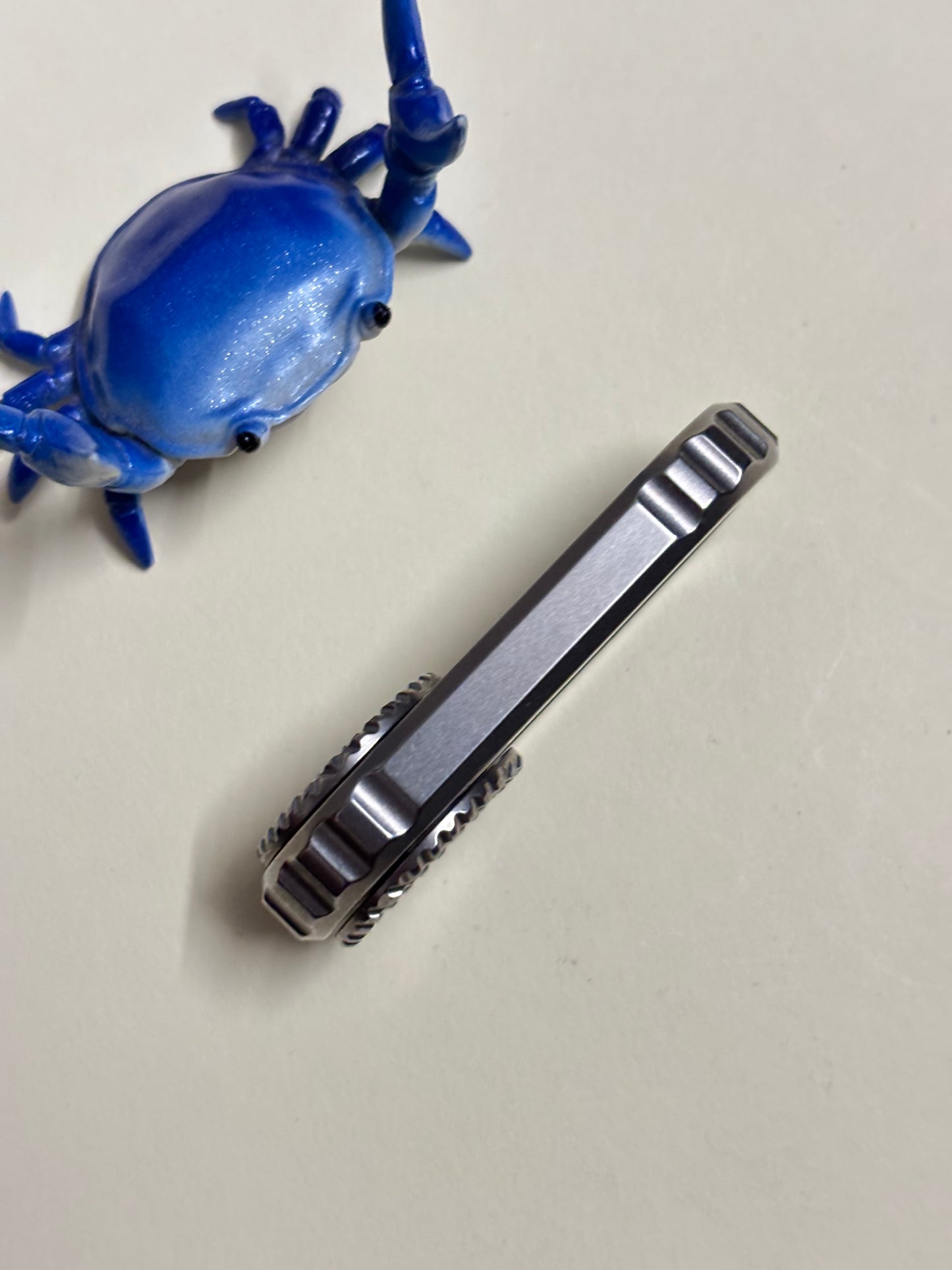 Magnus floop -titanium B33 - fidget toy