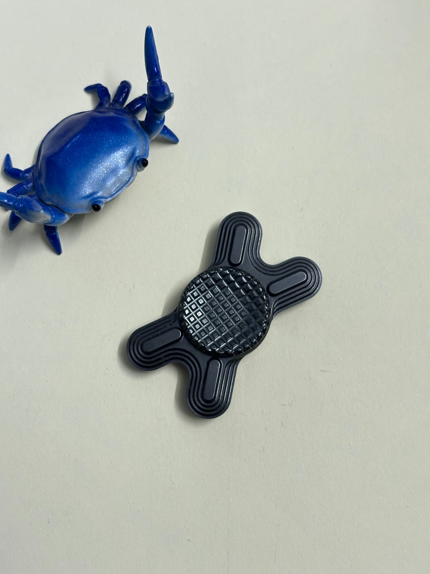 Magnus Bone spinner - zirc - fidget spinner  - fidget toy