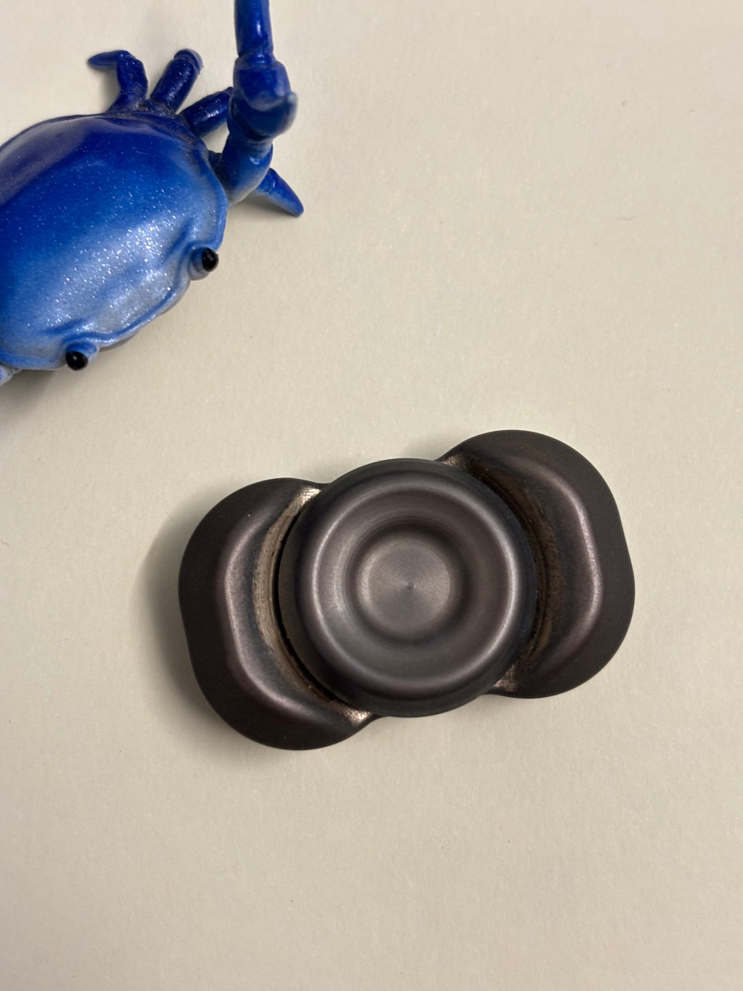 Indy Thicc - chelsea LP-S (954 bronze) - fidget spinner - fidget toy