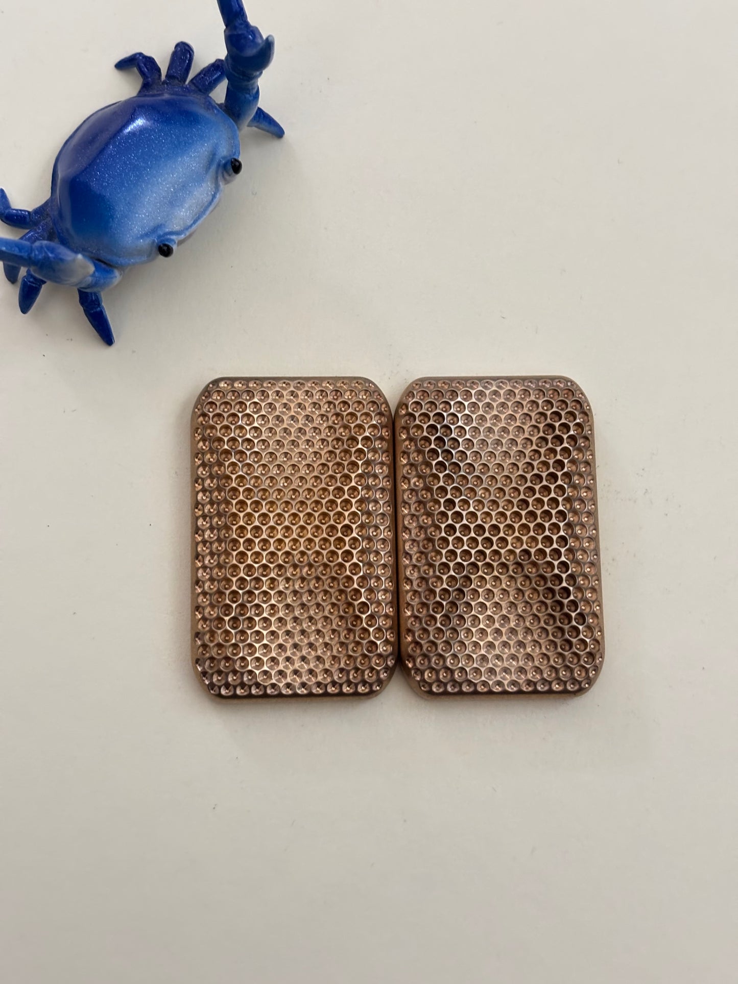 Magnus verkk coral brass/zirc - 3 click fidget slider