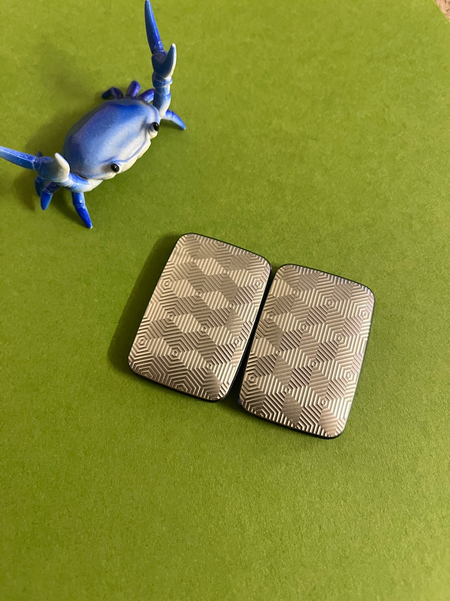 Compoform V3 qbrt - laser etched titanium slider