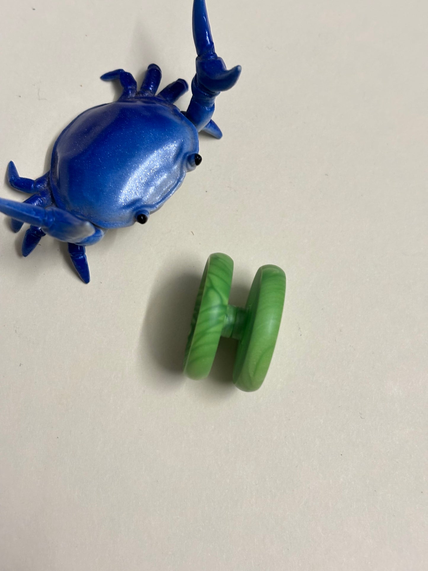 Indythicc - resin? button - 24 x 14mm button  - fidget spinner - Fidget toy