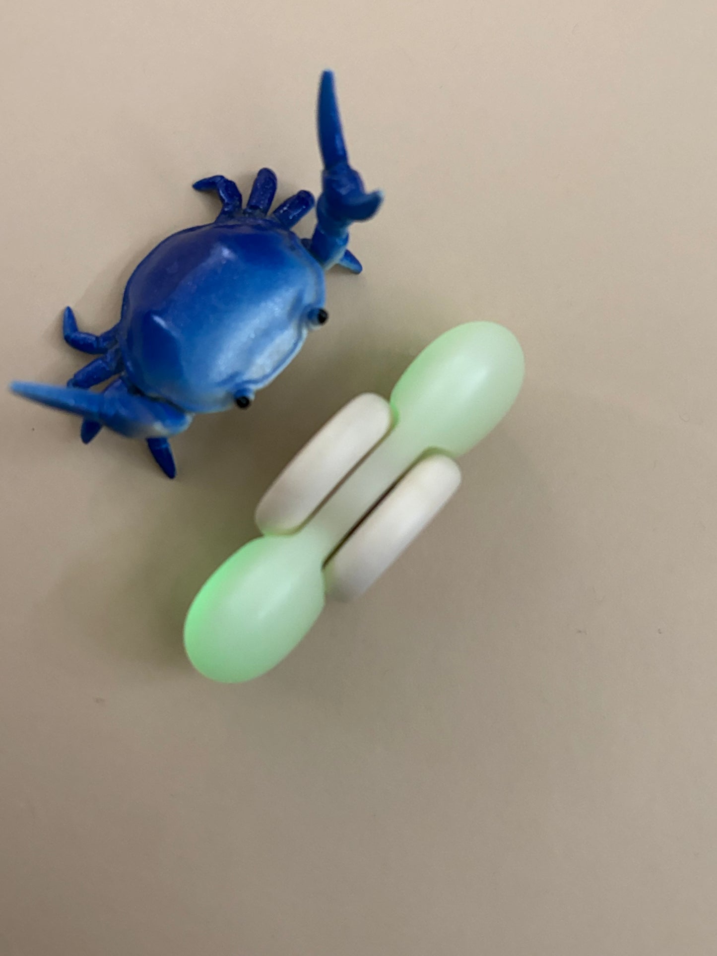 LIC edamame - turboglow - - fidget spinner  - fidget toy