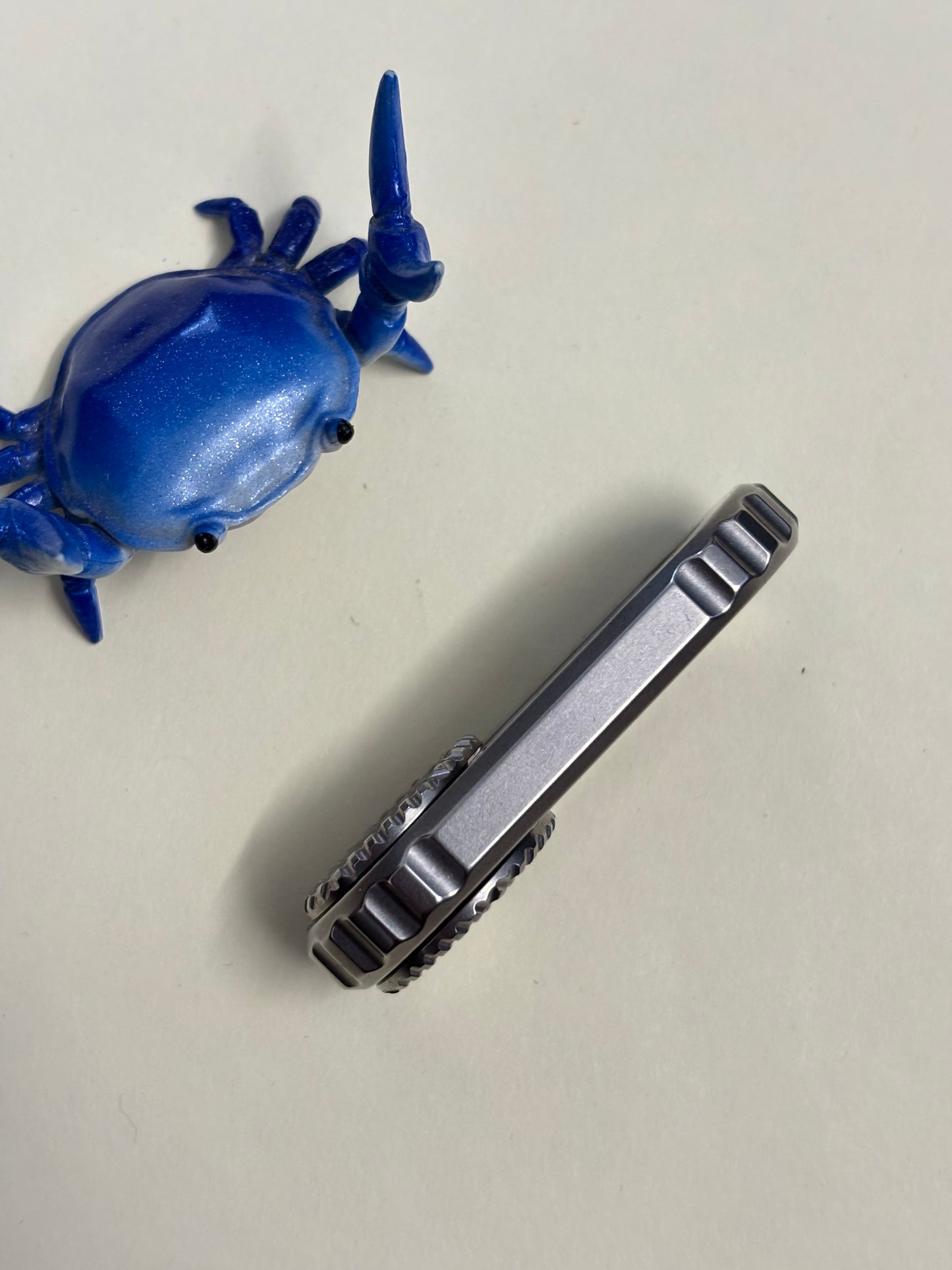 Magnus floop -titanium B33 - fidget toy