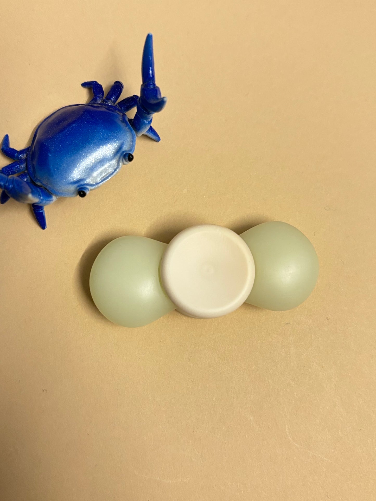 LIC edamame - turboglow - - fidget spinner  - fidget toy