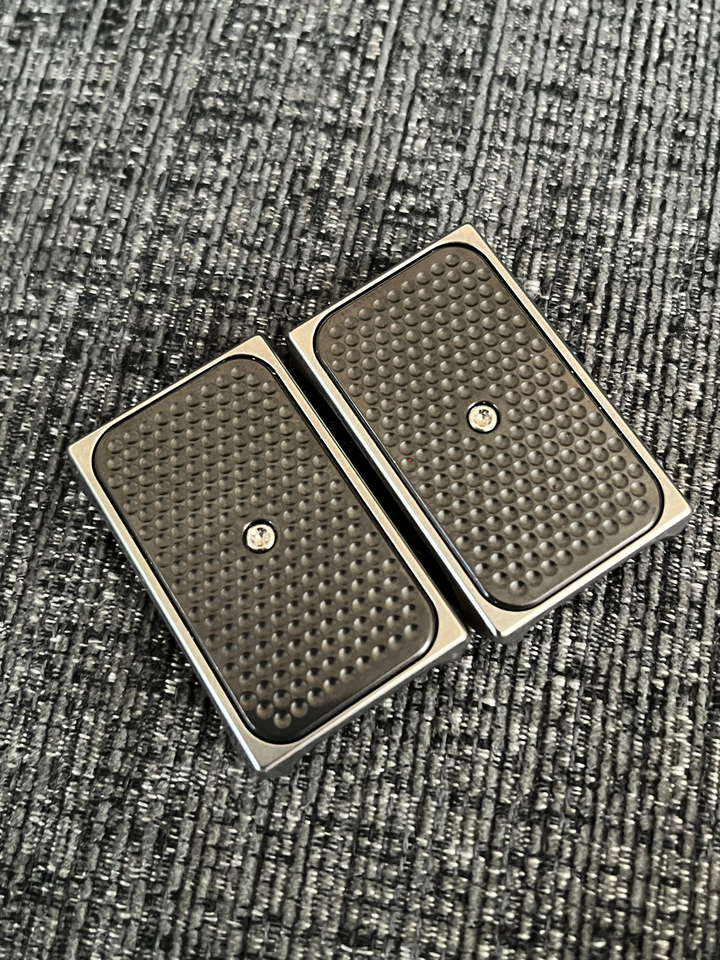 Magnus spider - slider Titanium with zirc screw in plates - fidget toy