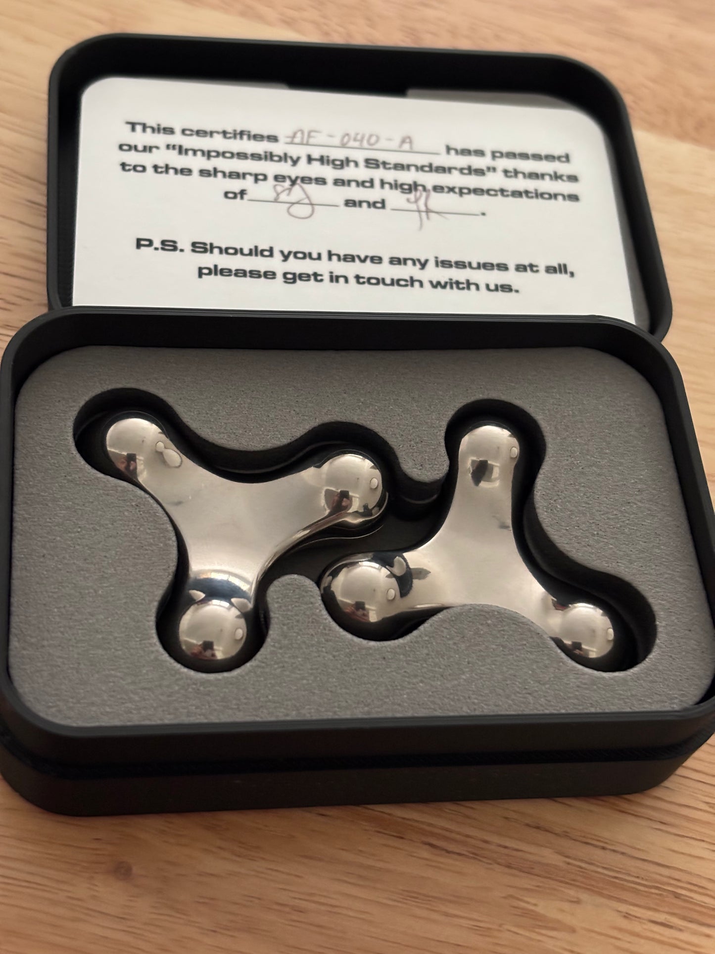 Magnus - atom v2 - titanium - fidget toy